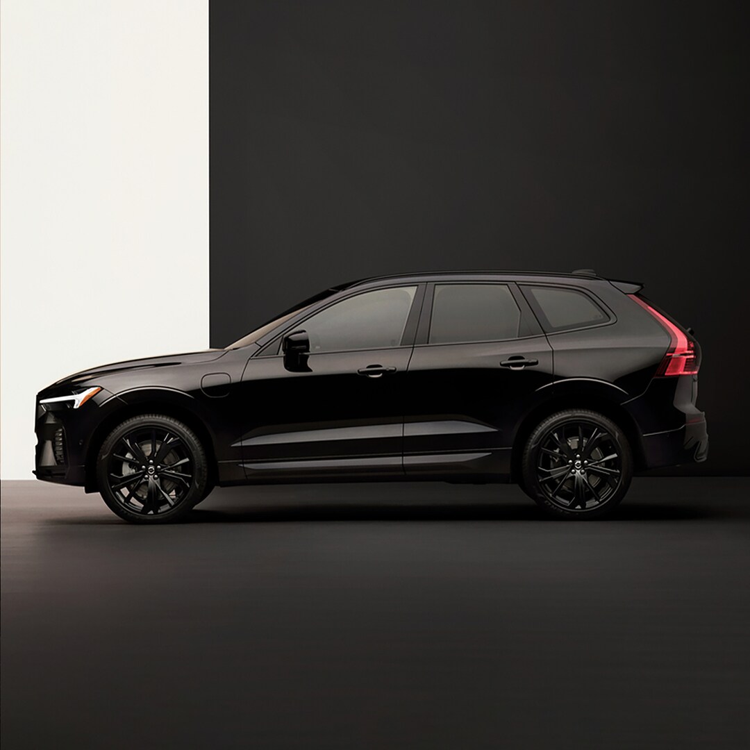 2025 Volvo XC60 Black edition