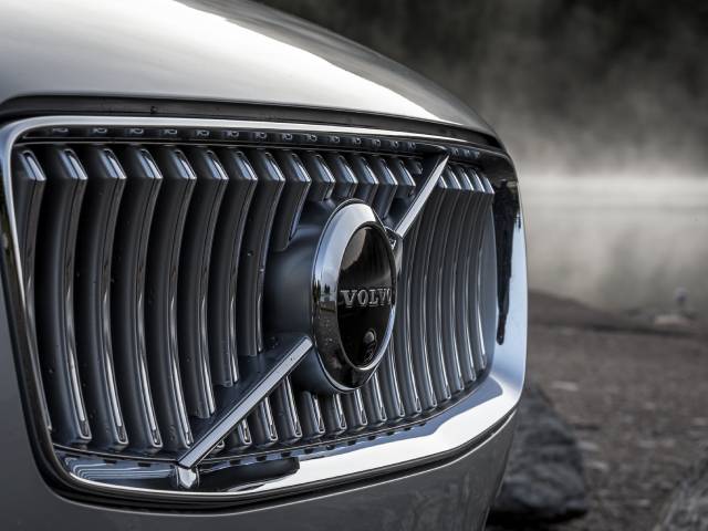 New Volvo XC90 Grille.jpg