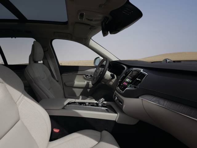 New Volvo XC90 Interior Front.jpg