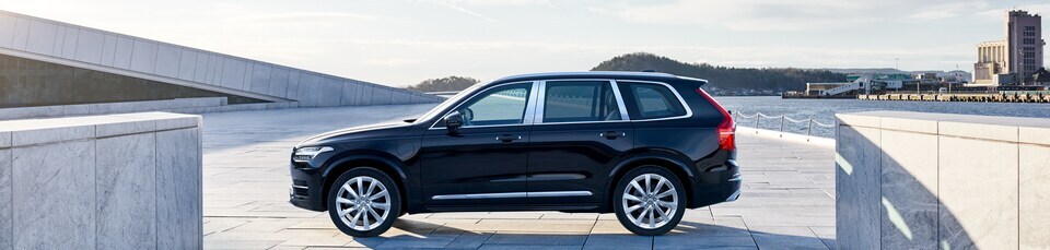 2019-Volvo-XC90-Excellence-T8-SUV-L05-Cropped.png