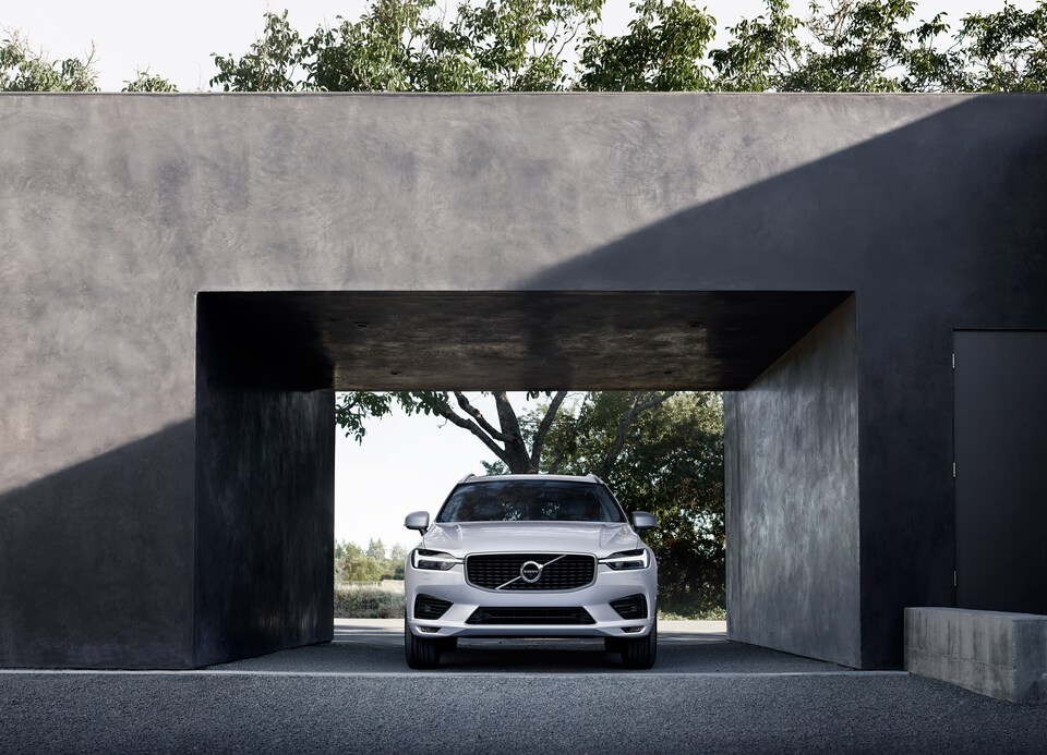 2019-Volvo-XC60-RDesign-T6-SUV-L03.png