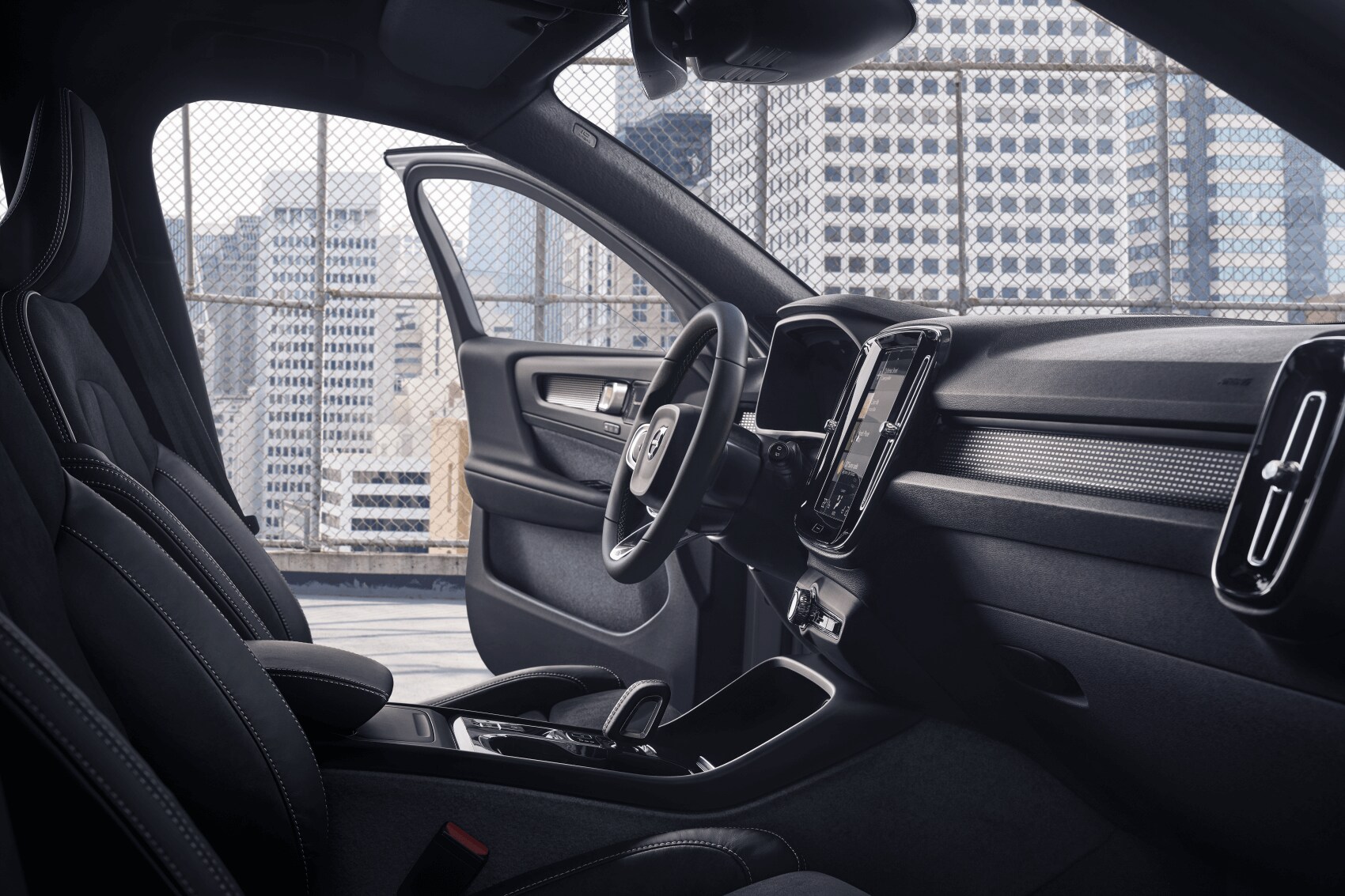 2022 Volvo XC40 Interior