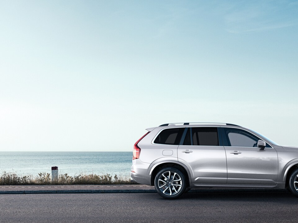 2019-Volvo-XC90-Momentum-T5-SUV
