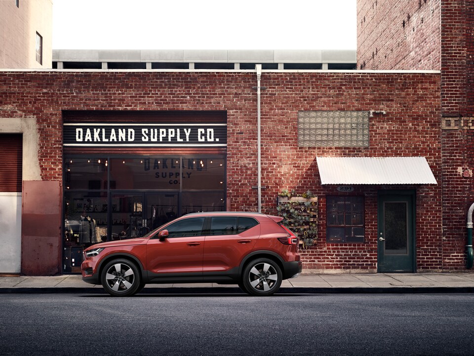 Volvo-XC40-MomentumSubscription-T5-Wagon