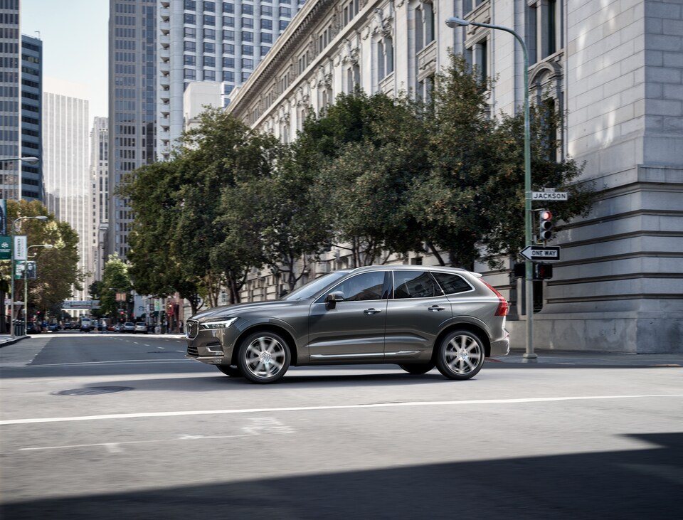 2019-Volvo-XC60-Inscription-T6-SUV-L03.png