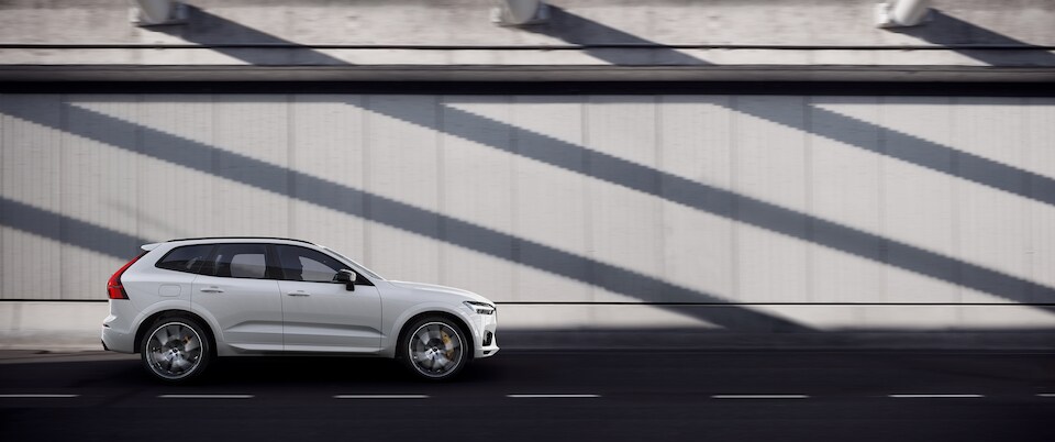2019-Volvo-XC60-RDesign-T6-SUV-L01.jpeg