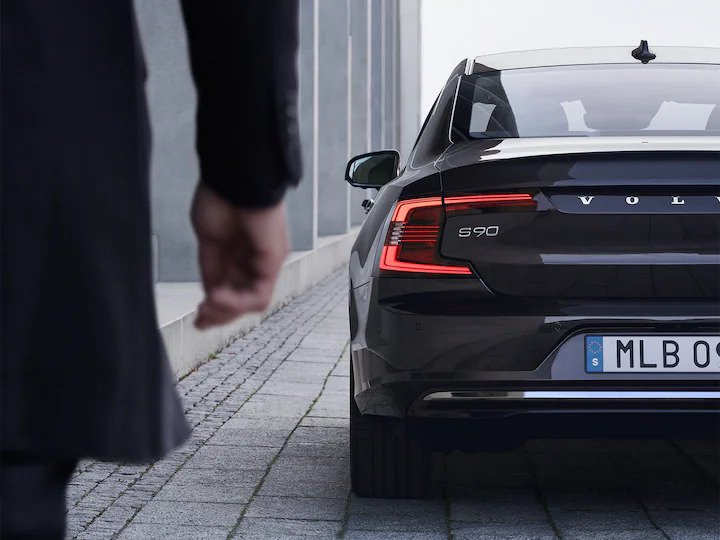 2021 Volvo S90 Connectivity