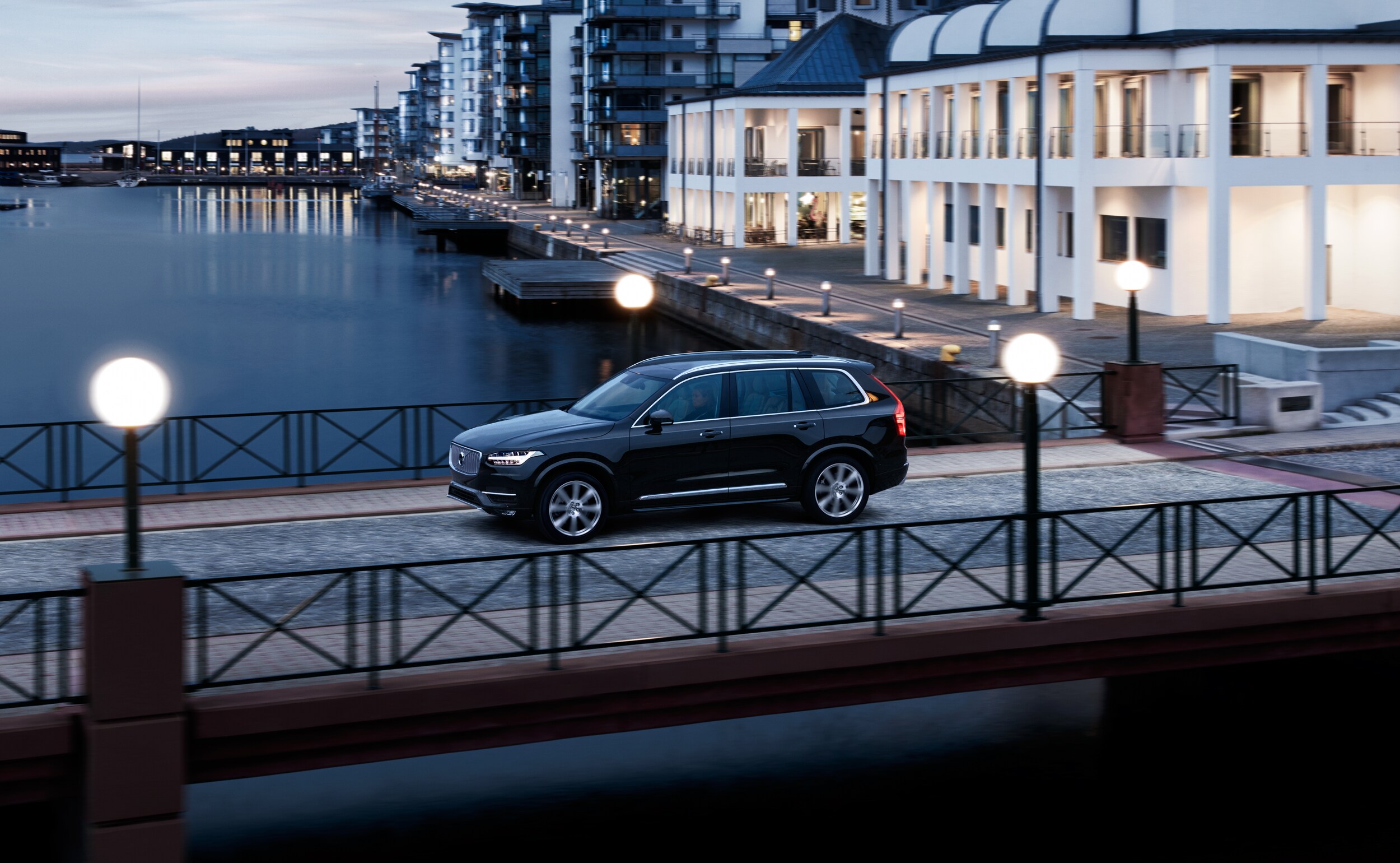 2019-XC90-exterior-22.jpg