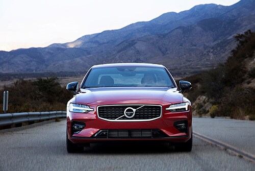 2019-volvo-s60-front1.jpg