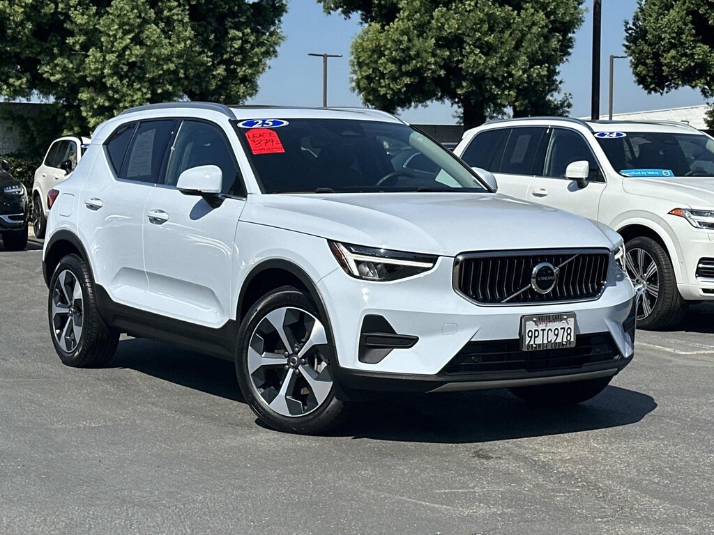 2025 Volvo XC40 B5 Core AWD 2025 Volvo XC40 B5 Core AWD