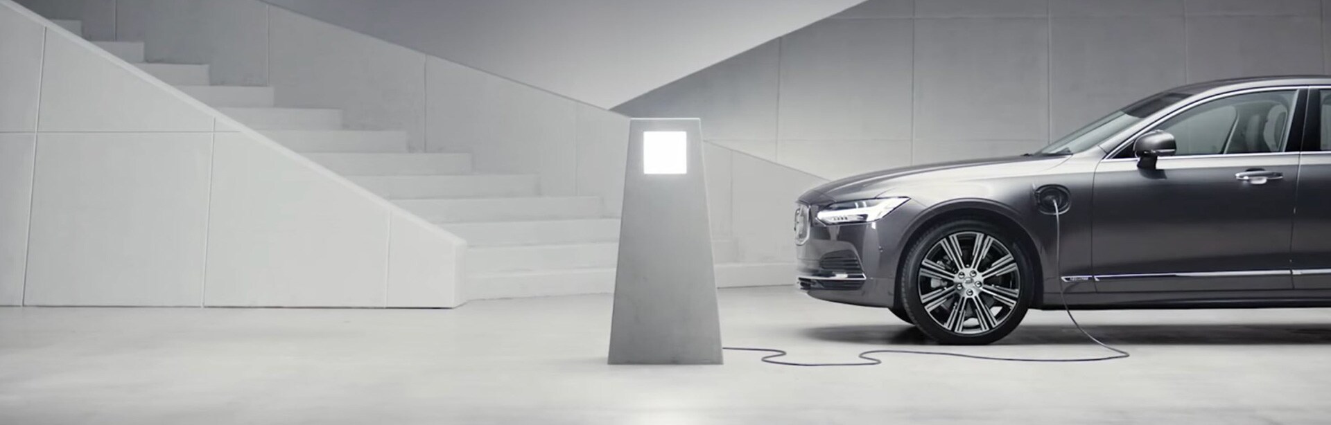 Volvo Electric Cars: Pros and Cons of Electric Vehicle Ownership