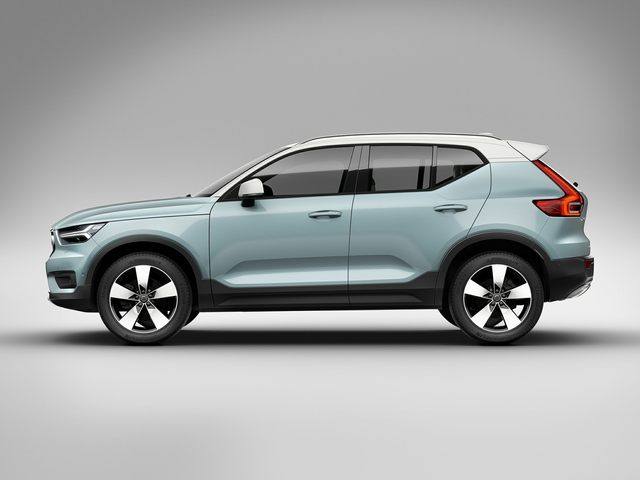 Volvo XC40 Side.jpg