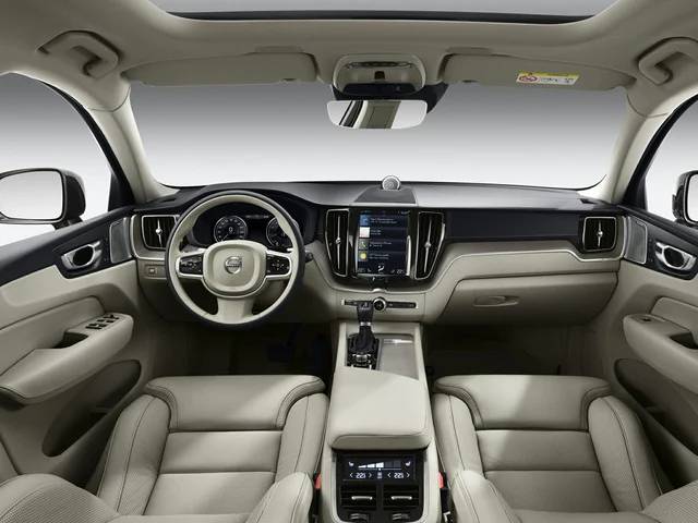 Volvo xc60 Interior.jpg