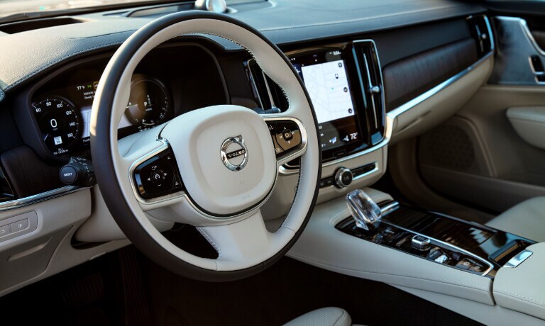 2021 Volvo S90 interior sterring wheel