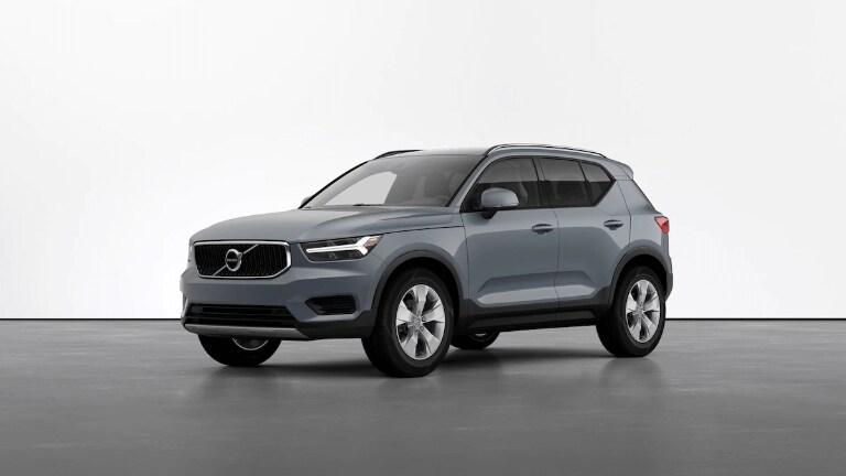 2022 Volvo XC40 Momentum Thunder Grey
