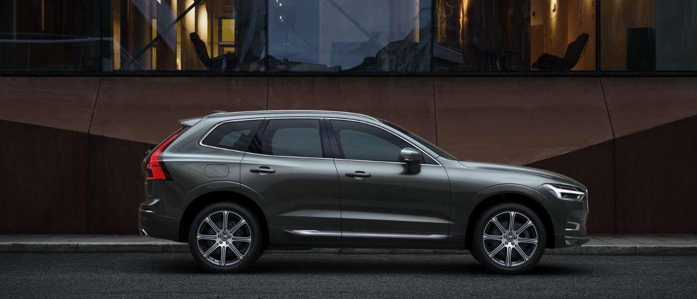 2021 Volvo XC60 exterior view