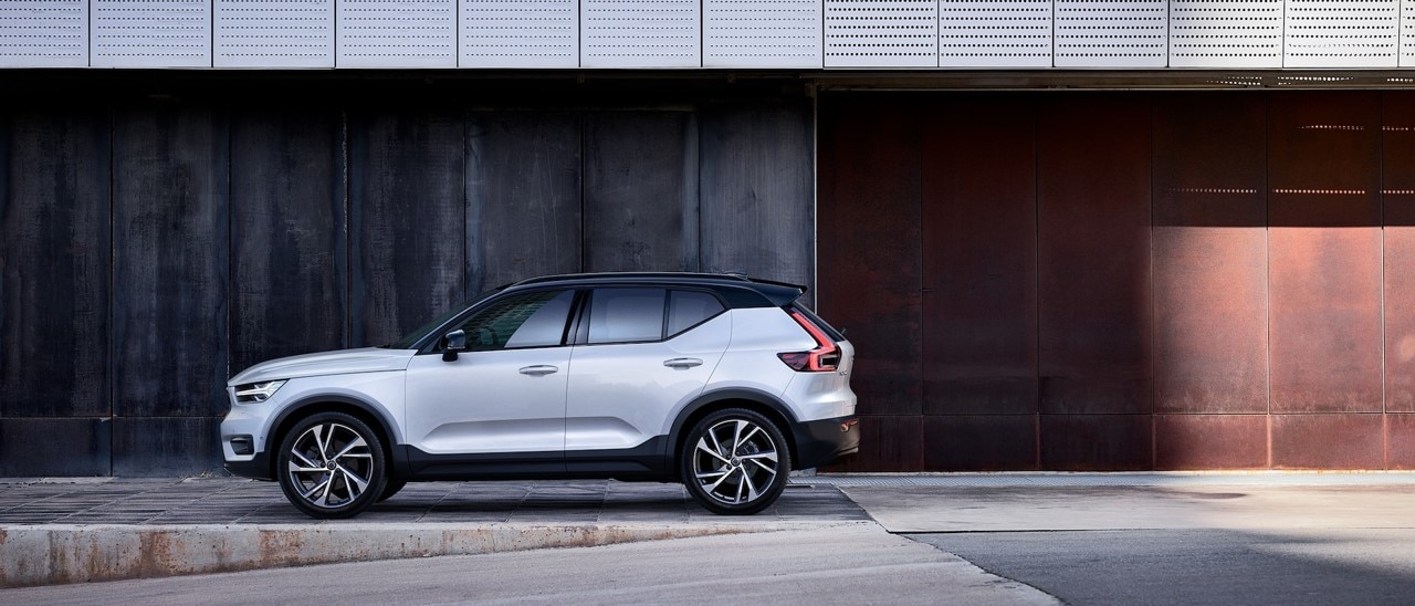 2022 Volvo XC40 SUV.jpg