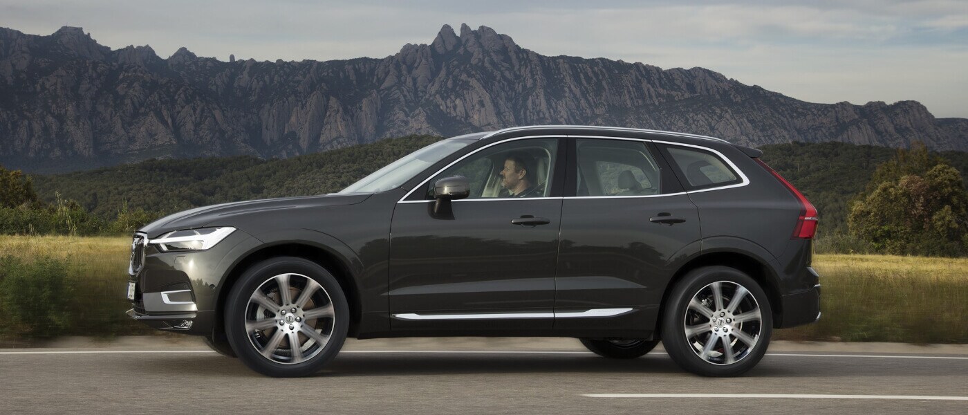 2020 Volvo Xc60 side exterior view