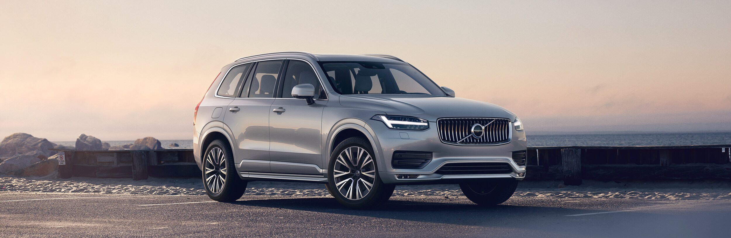 2022-Volvo-XC90-Momentum