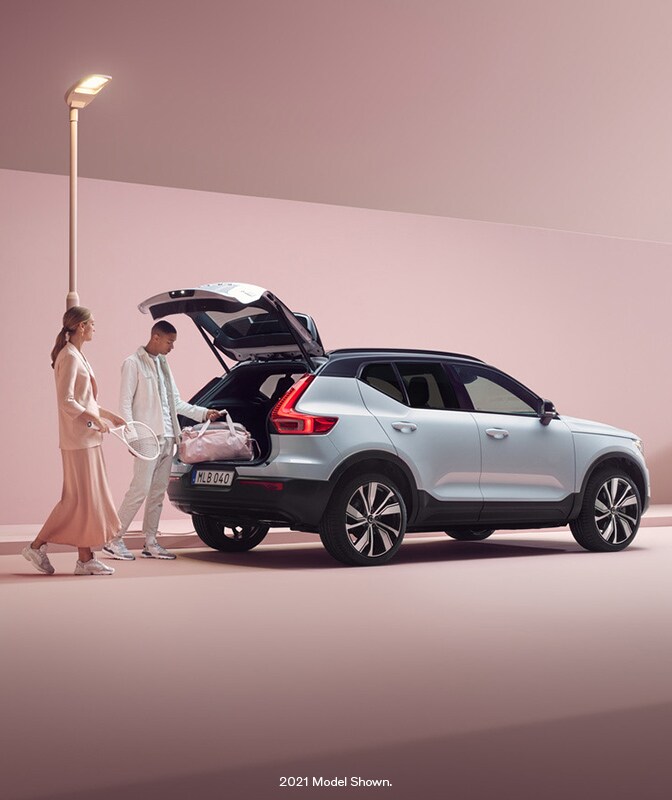 2022 Volvo XC40 Recharge: Interior, Features & Cargo