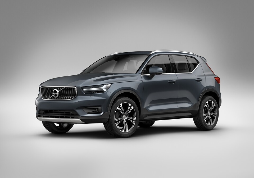 2023-Volvo-XC40-Plus-Bright-SUV-L02.jpeg
