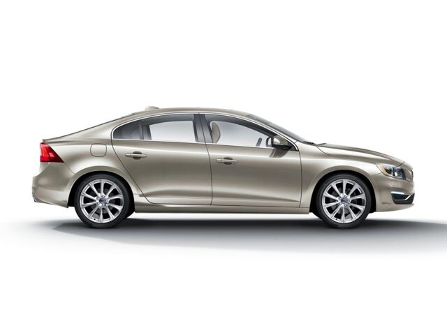 2018 Volvo S60 Inscription sedan.jpg