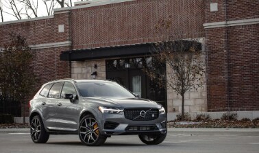 2020 Volvo XC60 Front.png