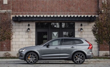 2020 Volvo XC60 Side.png