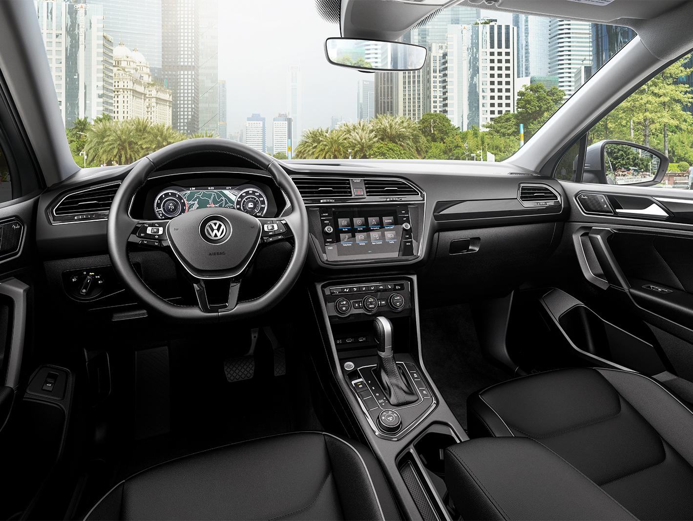 2019 VW Tiguan vs 2019 Honda CR-V Interior