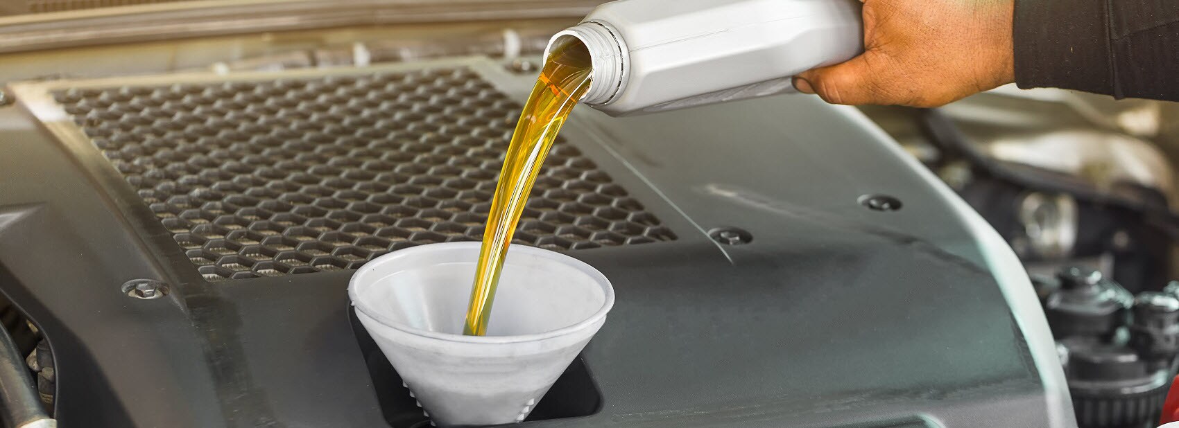 Oil Pouring at Express Oil Change | Waycross GA