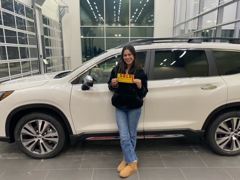 Walser Subaru Pre-Order customer, Molly Doyle, and her 2022 Subaru Ascent