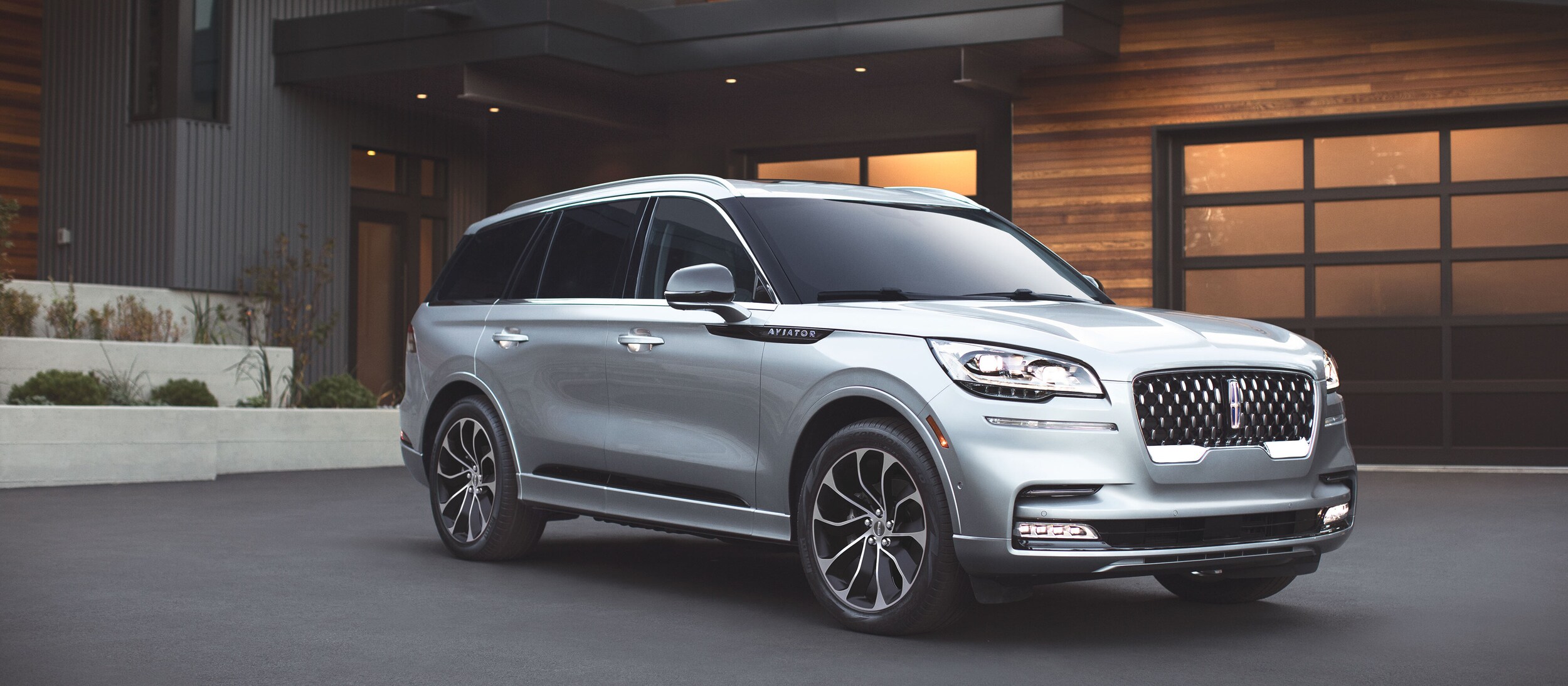 2022 Lincoln Aviator (2).jpeg