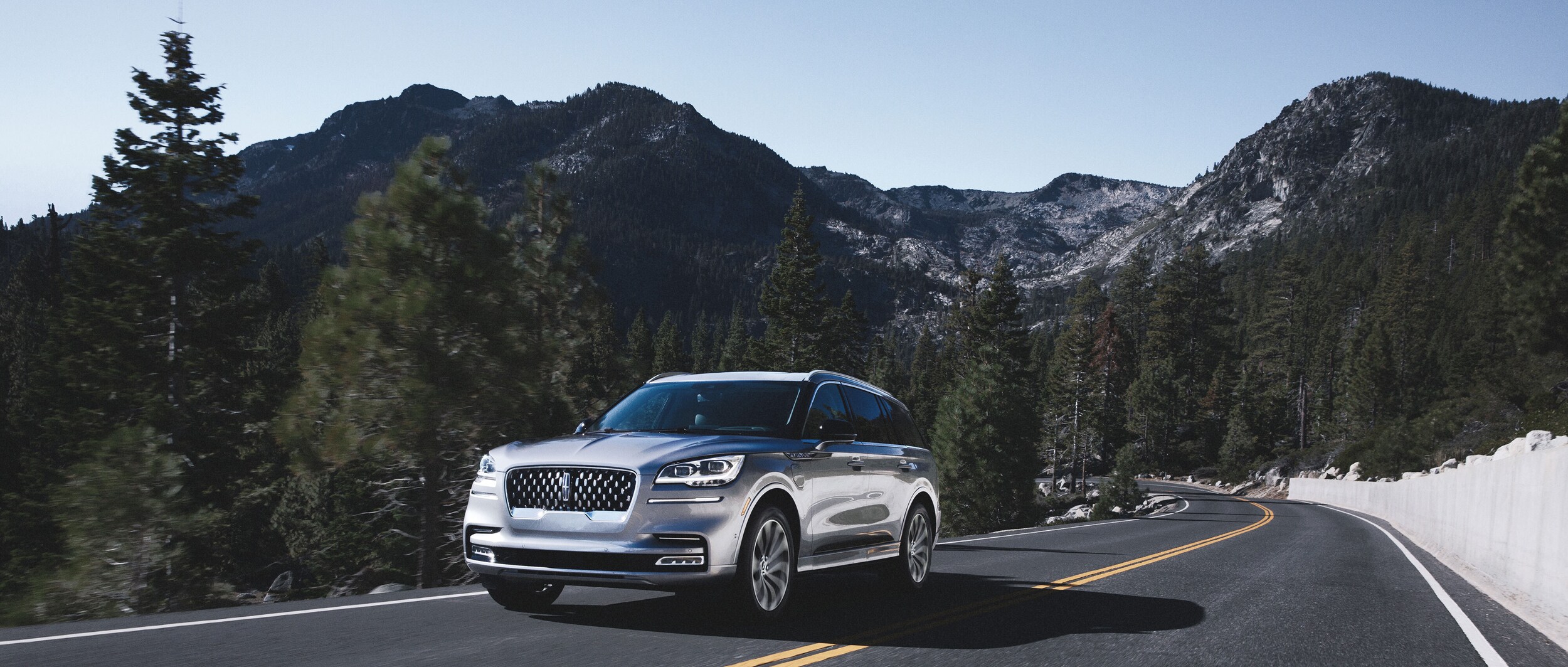 2022-Lincoln-Aviator-GrandTouring-SUV-L02.jpeg