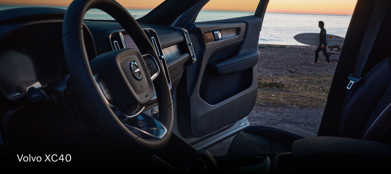Volvo XC40 Recharge vs. VW ID.4: Dimensions & Space