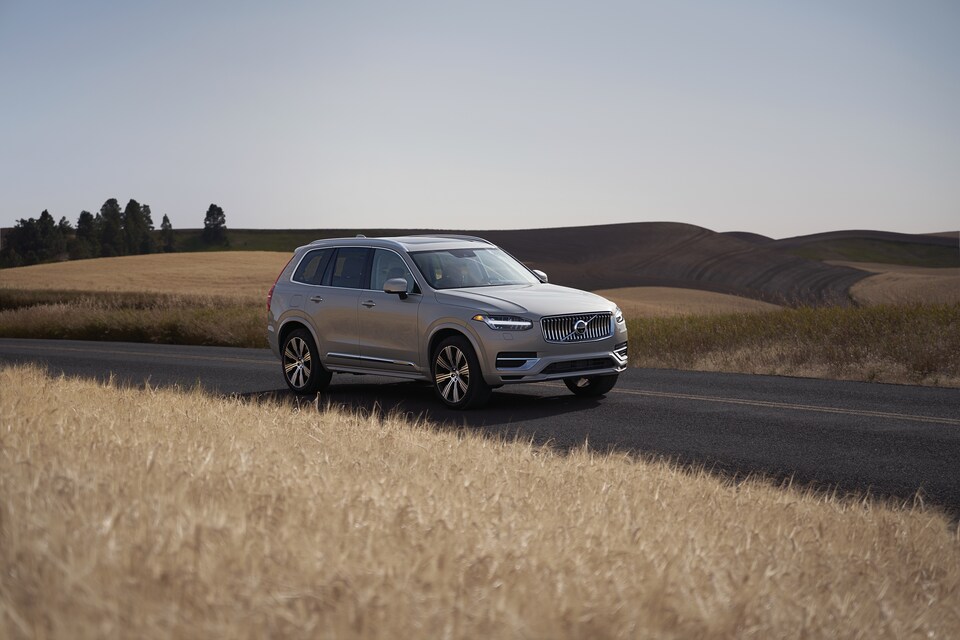 2020-Volvo-XC90-Momentum-T6-SUV-L01.png