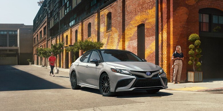 23_camryhybrid_1.jpg