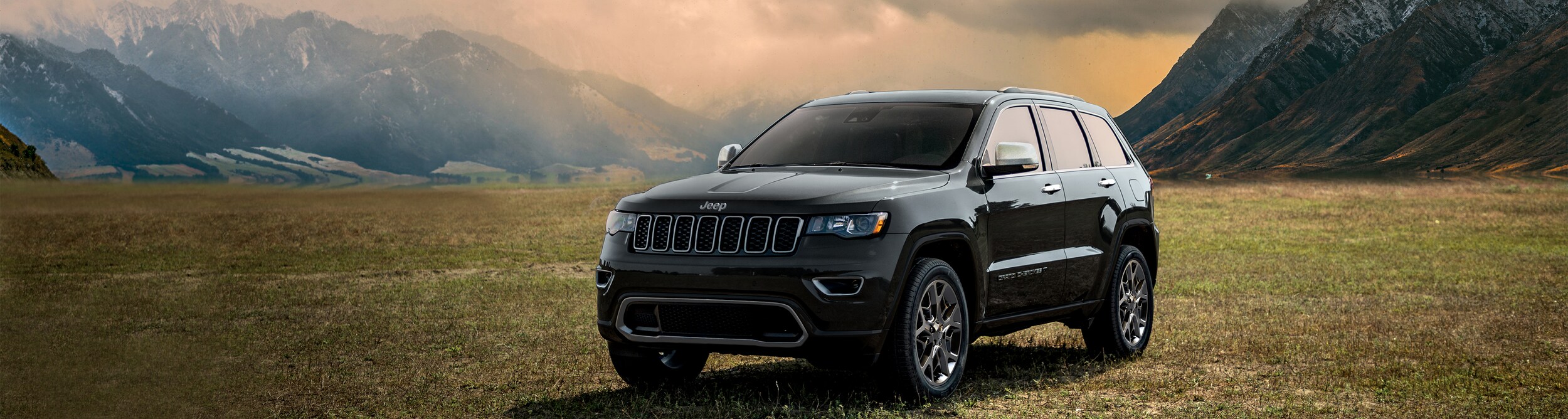2022-Jeep-GrandCherokeeWK-Limited-SUV-L01.png