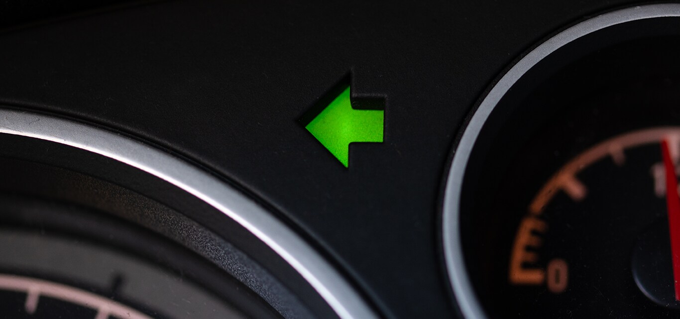 Understanding Your Hyundai’s Emergency Lights at West Broad Hyundai in Henrico, VA | Left green arrow indicator on dashboard