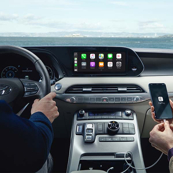 Model Features of the 2022 Hyundai Palisade at West Broad Hyundai | Apple CarPlay Displayed on Infotainment System