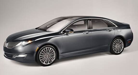 2013 Lincoln MKZ AWD Exterior Side View.png