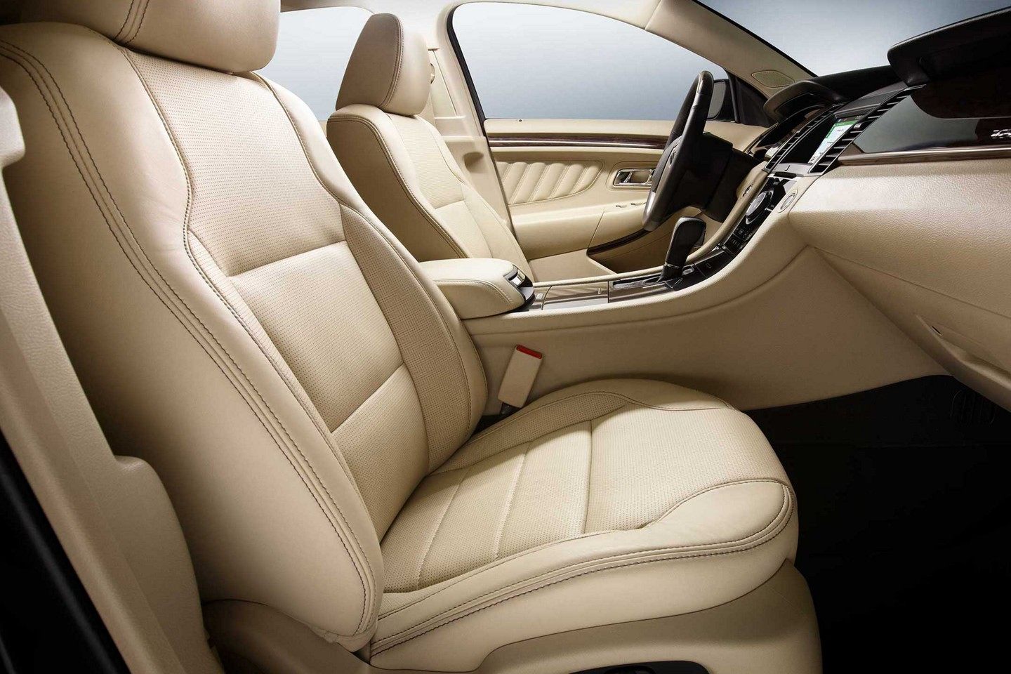 2018 Ford Taurus Interior