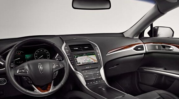 2013 Lincoln MKZ AWD Interior Console.png