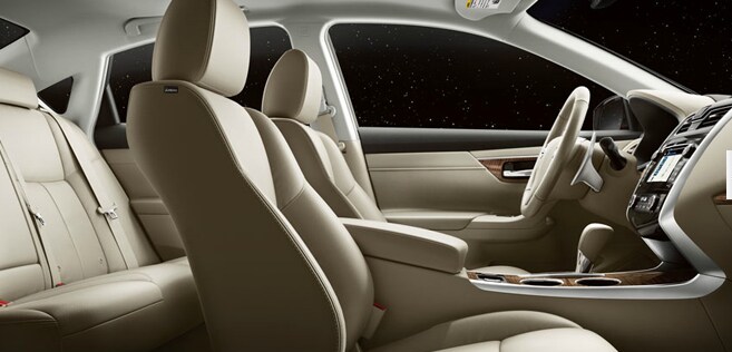2013 Nissan Altima 3.5 SL Interior Seating.png