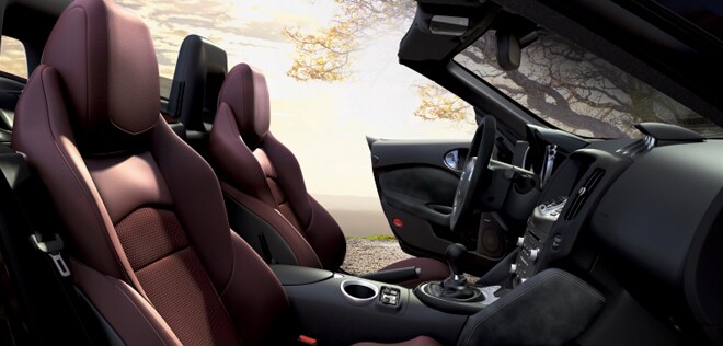 2013 Nissan 370Z Roadster Sport Interior.png