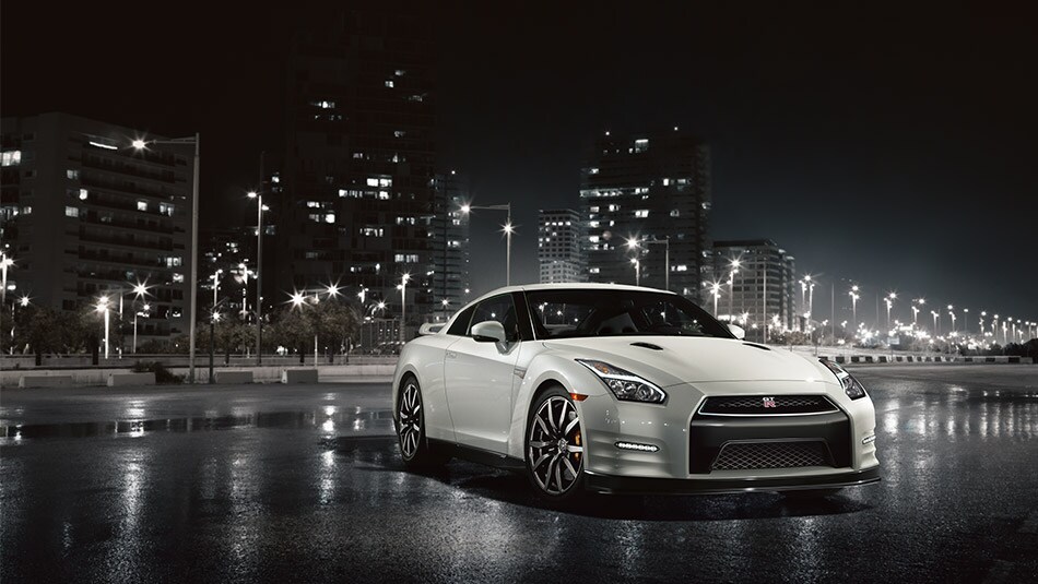 2015 Nissan GT-R Exterior Front