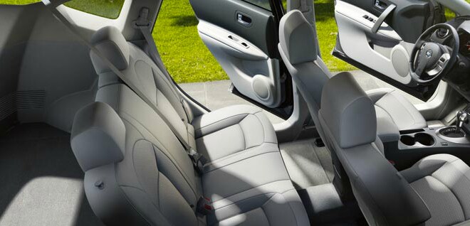 2013 Nissan Rogue SL Interior.png
