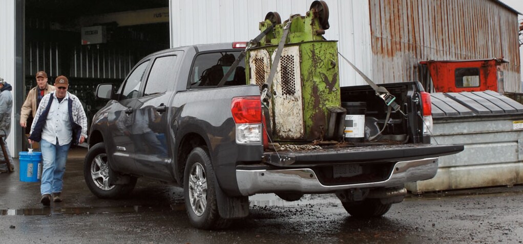 2013 Toyota Tundra TRD CrewMax Exterior Rear End.png