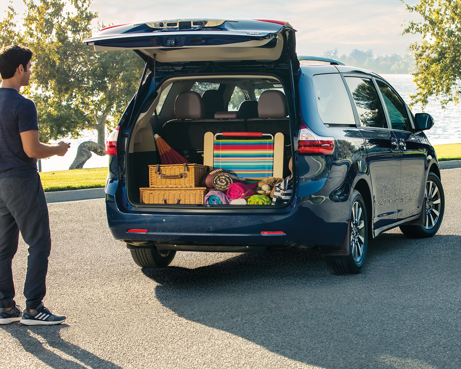2019 Toyota Sienna - Exterior Rear End