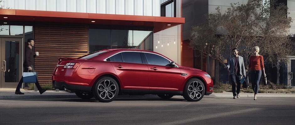 2018 Ford Taurus Review 2018 Ford Taurus parked outside of a restaurant