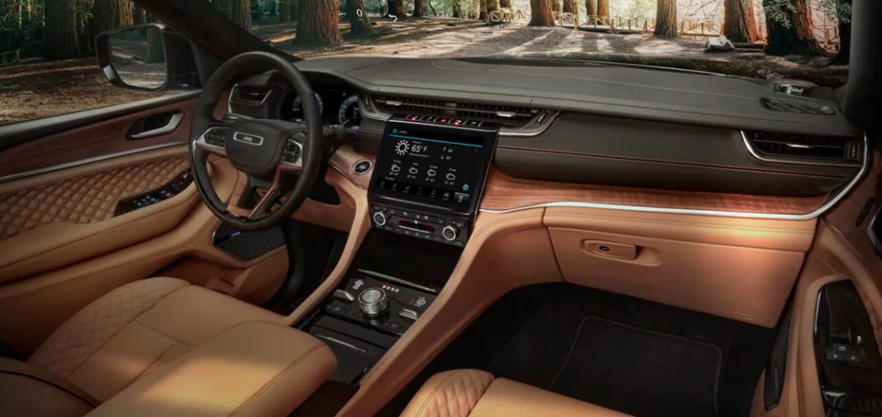 Jeep grand cherokee l model interior.png